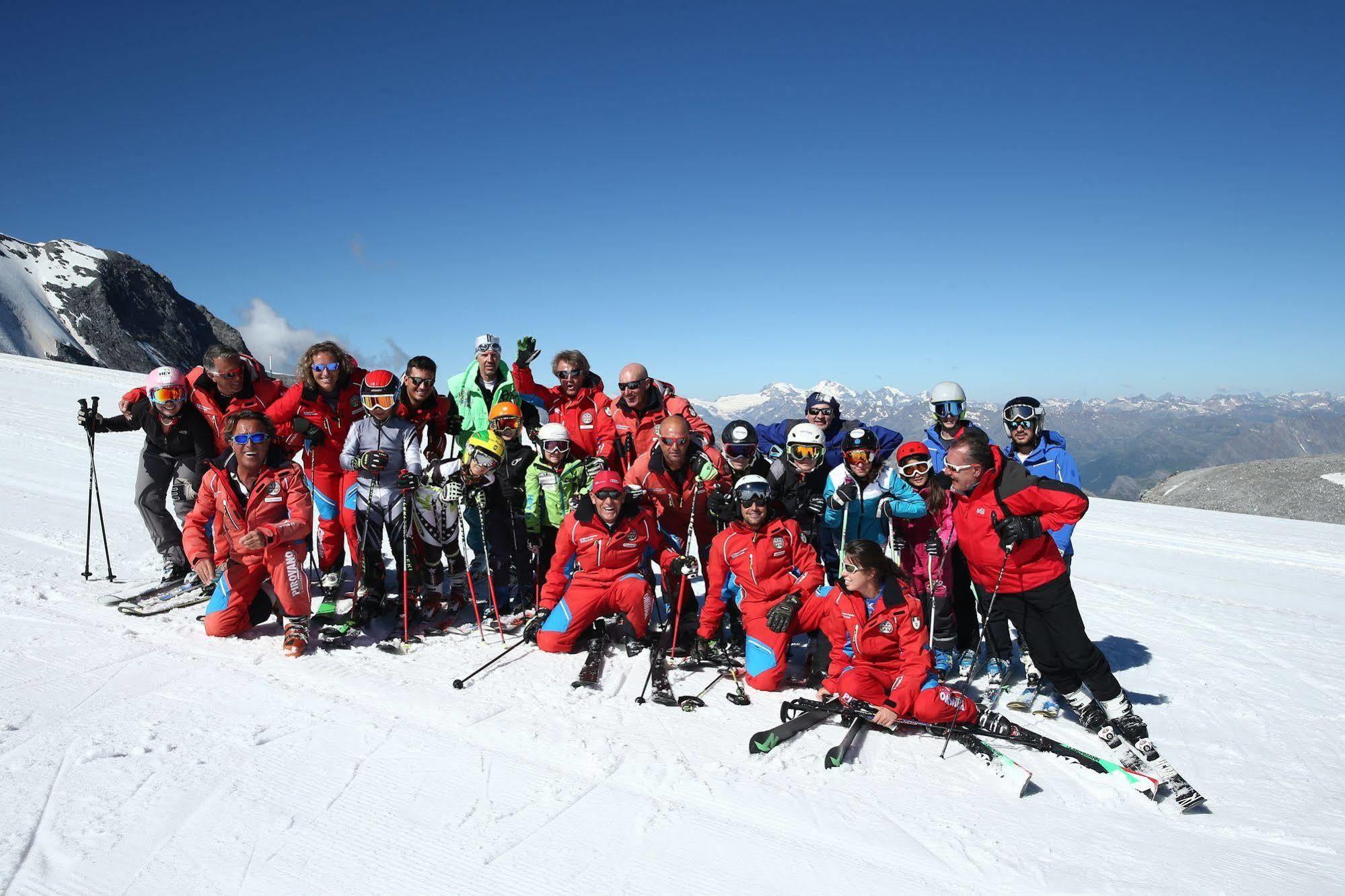 Albergo Quarto Pirovano Passo Stelvio Luaran gambar